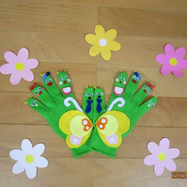 手遊び「キャベツの中から」