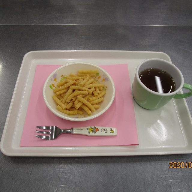 おやつ①「マカロニきなこ」