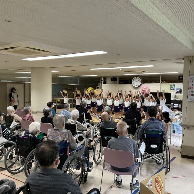 『ウエルハイムへ慰問』年中組