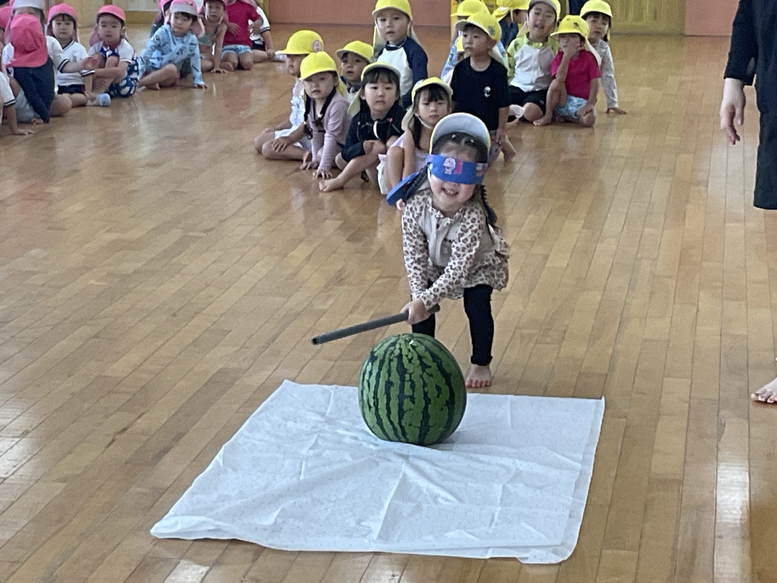 夏季保育『すいか割り』